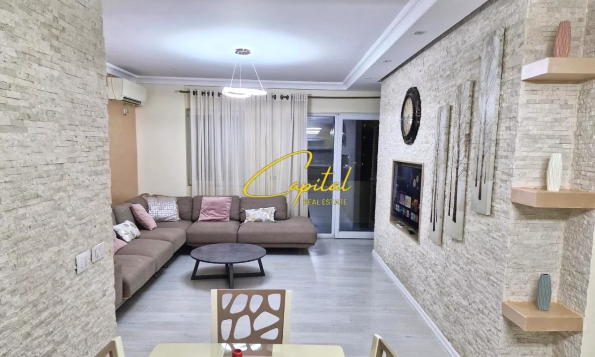 Shtepi ne shitje Apartament ne Tirane, 3+1, Mobilimi E mobiluar, Pagesa 209,000  Euro.