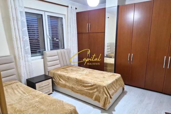 Shtepi ne shitje Apartament ne Tirane, 3+1, Mobilimi E mobiluar, Pagesa 209,000  Euro.