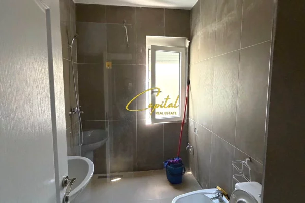 Shtepi me qera Apartament ne Tirane, 2+1, Mobilimi E mobiluar, Pagesa 55,000  Leke.