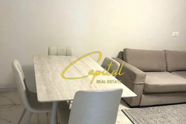 Shtepi me qera Apartament ne Tirane, 2+1, Mobilimi E mobiluar, Pagesa 45,000  Leke.