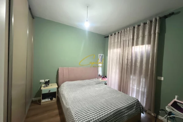 Shtepi ne shitje Apartament ne Tirane, 1+1, Mobilimi E mobiluar, Pagesa 96,000  Euro.