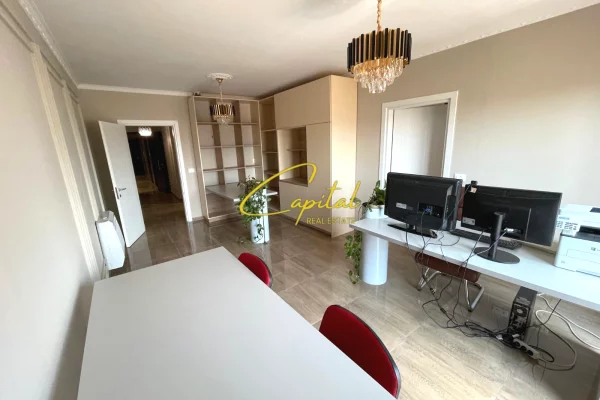Ambient biznesi me qera 3+1 ne Tirane - 400 Euro