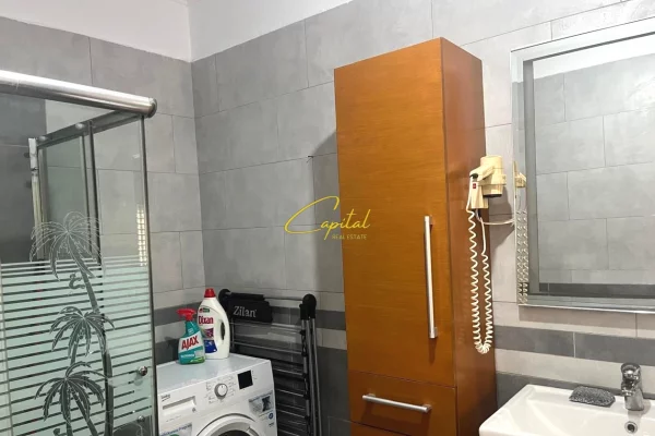 Shtepi me qera Apartament ne Tirane, 2+1, Mobilimi E mobiluar, Pagesa 55,000  Leke.