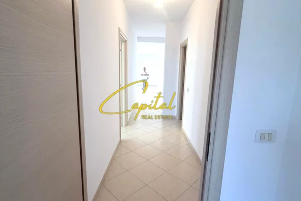 Shtepi ne shitje Apartament ne Tirane, 2+1, Mobilimi E mobiluar, Pagesa 32,000,000  Leke.