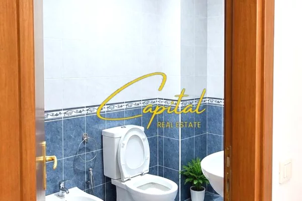 Shtepi me qera Apartament ne Tirane, 2+1, Mobilimi E mobiluar, Pagesa 800  Euro.