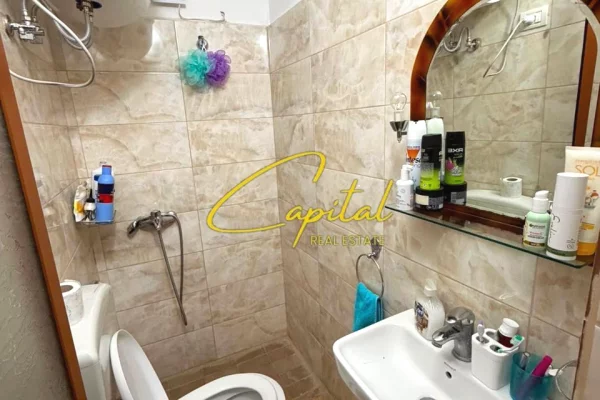 Shtepi me qera Apartament ne Tirane, 1+1, Mobilimi E mobiluar, Pagesa 50,000  Leke.