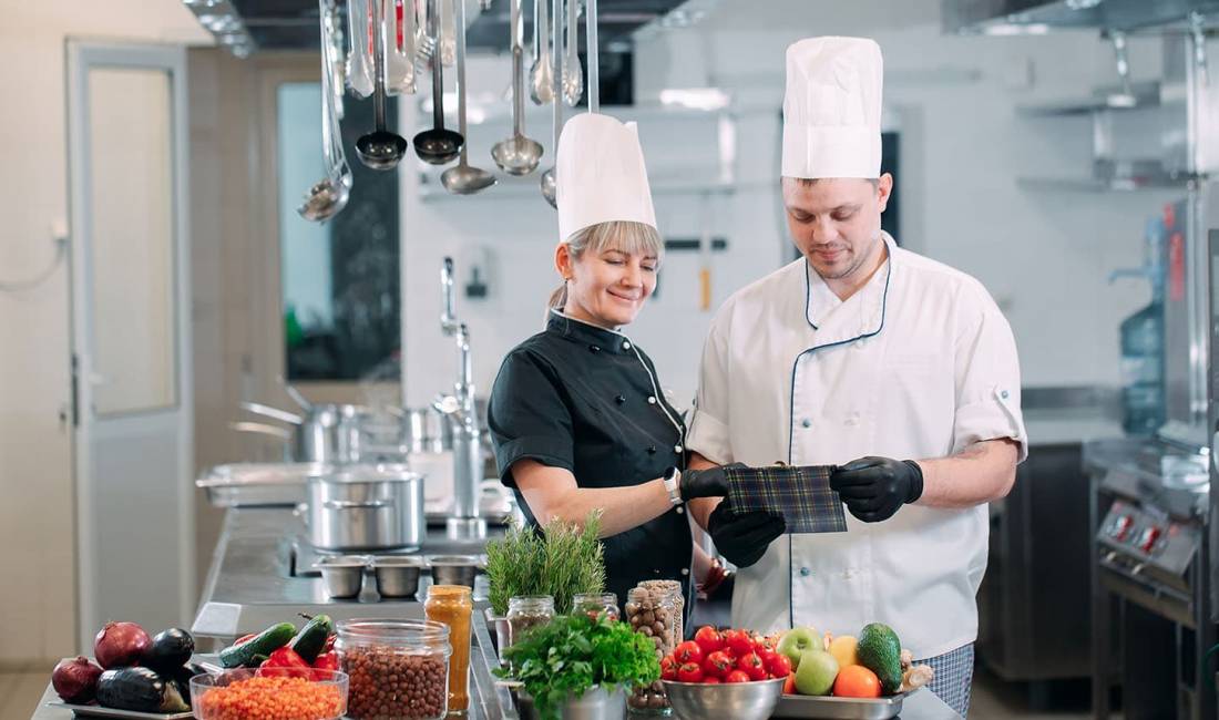 Job Offers in Tirana, Profession Kuzhinier, Ndihmes kuzhinier , Pjatalarese , With experience, Payment By Agreement.