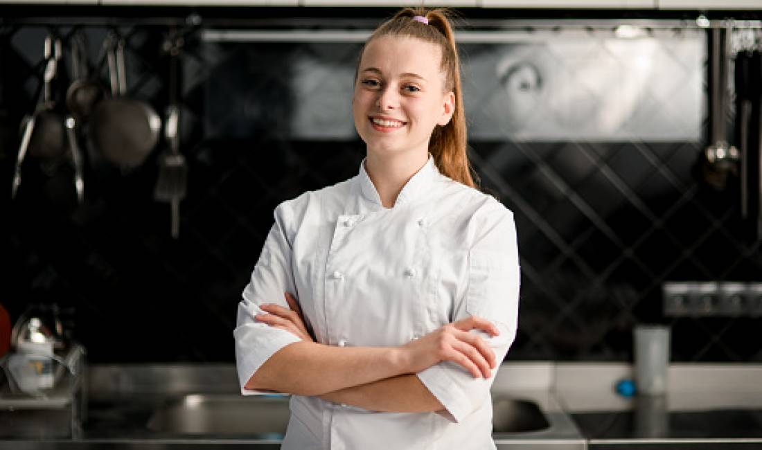 Job Offers in Tirana, Profession Ndihmese Kuzhiniere (F)  Pjatalarese (F), Punetore kuzhine  , With experience, Payment By Agreement.