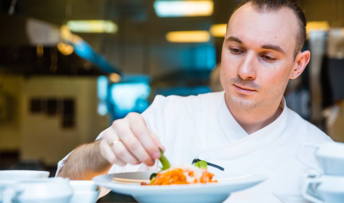 Job Offers in Tirana, Profession Kuzhinier/e, Kamarier/e ,Pjatalarese  , With experience, Payment By Agreement.