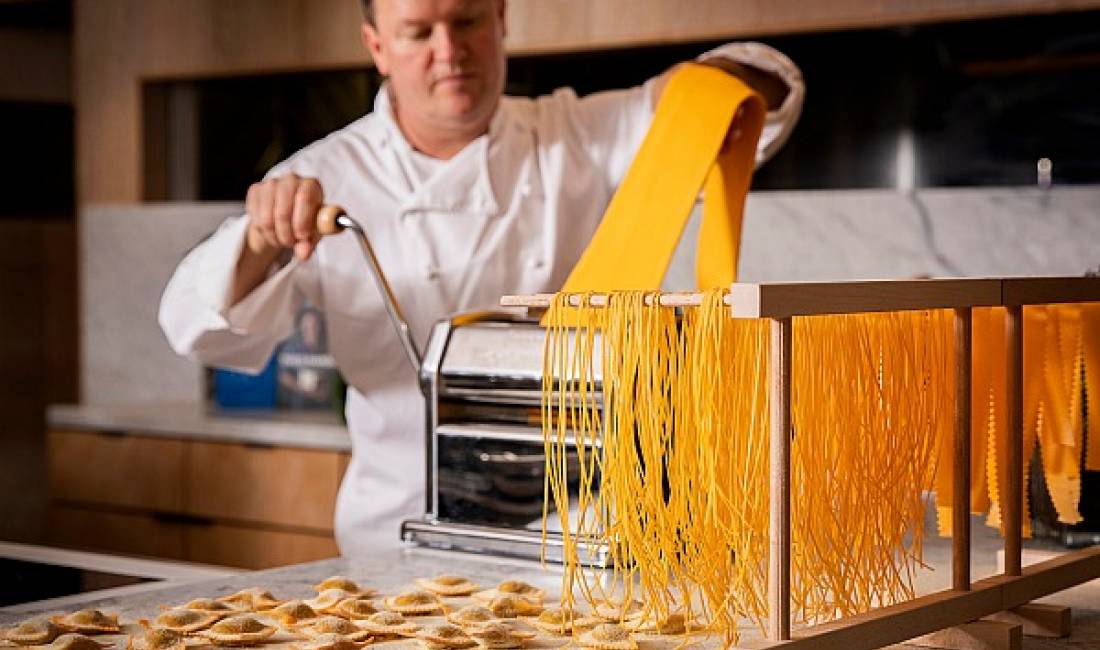 Job Offers in Tirana, Profession Prodhues/e makaronash-Pjatalarese  -Kuzhunier/e  -kamarier/e  -Ndihmes kamarier/e  -Recepsioniste -Sallatier , With experience, Payment By Agreement.