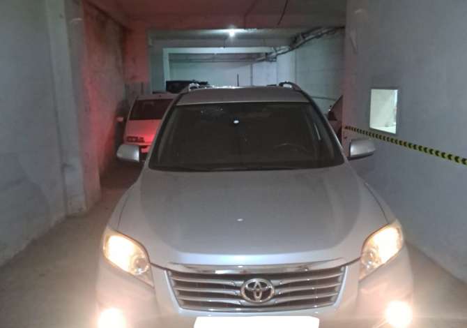 Auto in Vendita a Tirana - 9,800 Euro