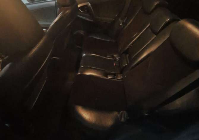 Auto in Vendita a Tirana, Toyota, 2011 Diesel,Kambio Manual Pagamento 9,800  Euro.