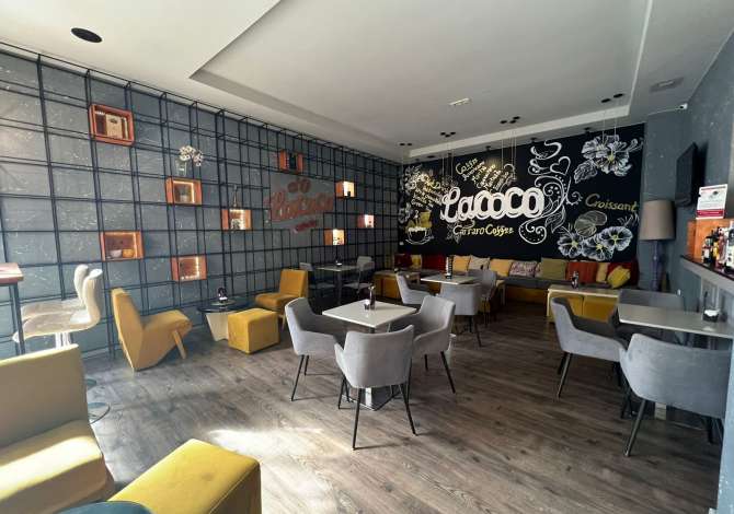 Shitet biznesi Ish Stacioni i Trenit, Kompleksi Usluga.