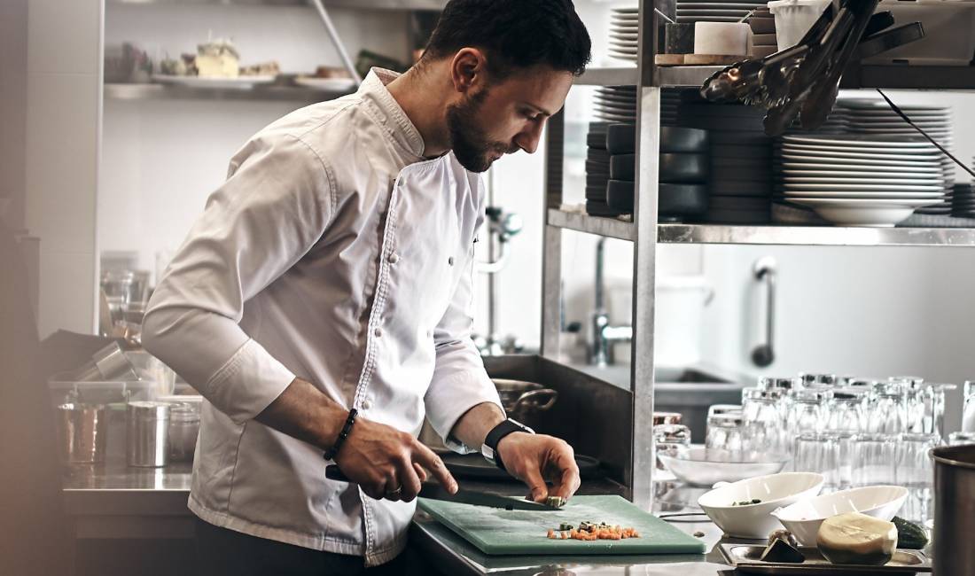 Job Offers in Tirana, Profession Kuzhinier, Ndihmes kuzhinier, Kamarier, Hostes, Sanitare , With experience, Payment By Agreement.