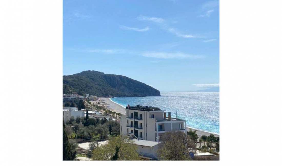 Njoftime Pune ne Himare, Profesioni  Ndihmes kuzhinier, Kamarier, Banakier dhe Recepsionist  , Me eksperience, Pagesa Me Marreveshje.