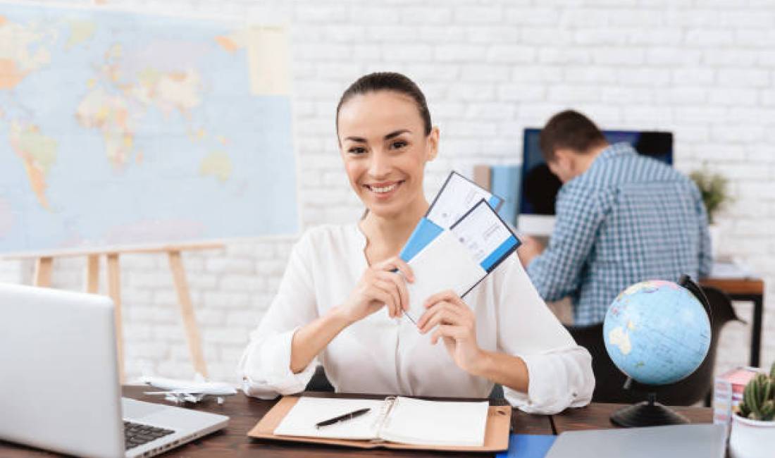 Offerte di lavoro a Santa Quaranta, Profession Operator zyre turistike  , Con esperienza, Pagamento 500  Euro.