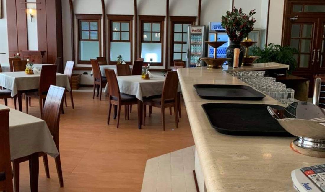 Job Offers in Tirana, Profession  Kuzhinier/e ,Ndihmes Kuzhinier/e dhe Punetore kuzhine , With experience, Payment By Agreement.