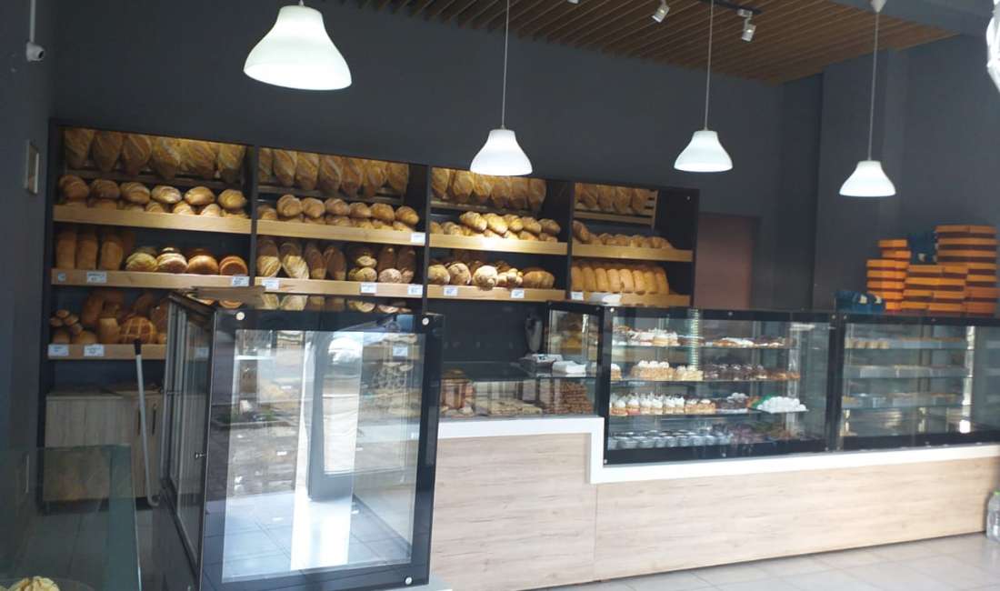 Shitet furre buke ne Astir 