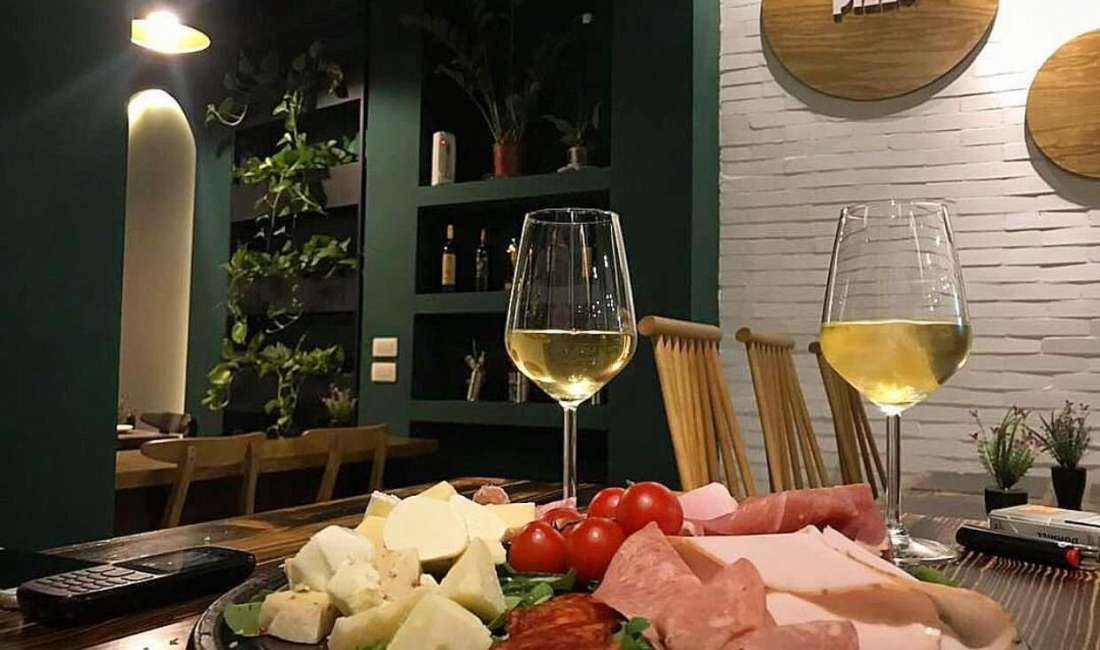 Njoftime Pune ne Tirane, Profesioni KAMARIER, Motorrist  , , Pagesa Me Marreveshje.