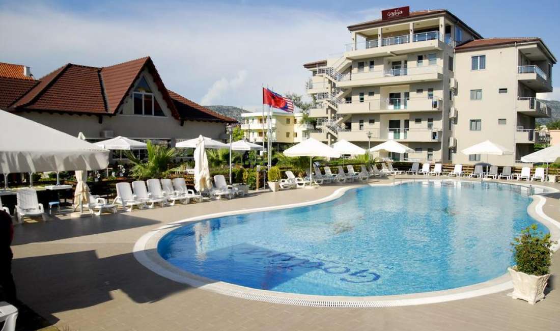 Offerte di lavoro a Scutari, Profession Kamarier,e  Banakier  Ndihmes banakier  Picier  Sanitare hoteli   Mirmbajtes ambjenti/kopshtar , , Pagamento Trattabile.