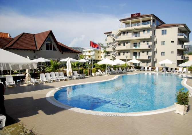 Offerte di lavoro per Kamarier,e Banakier Ndihmes banakier Picier Sanitare hoteli Mirmbajtes ambjenti/kopshtar a Scutari