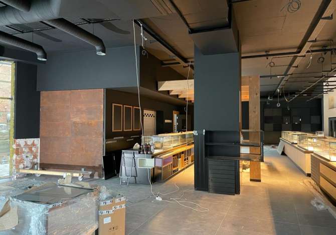 Offerte di lavoro a Tirana, Profession -Vajza sherbimi ne banak  -Vajza sherbimi ne banak (part-time)  -BanakierBanakiere  -Kuzhniere  -Ndihmes kuzhunier   -Sanitare  , , Pagamento Trattabile.