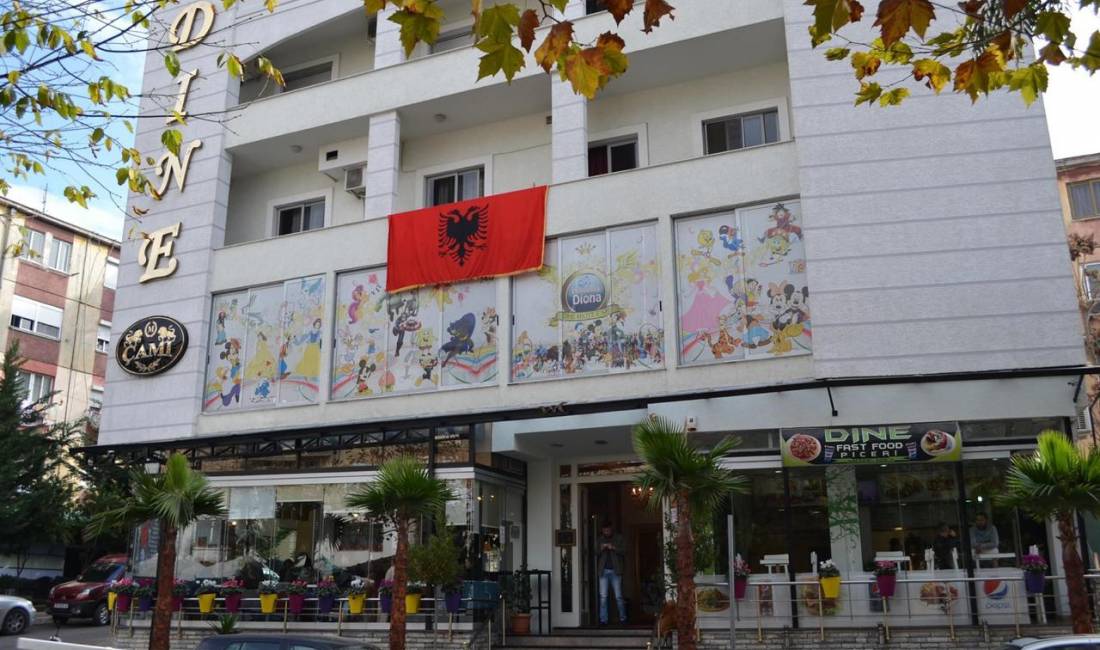 Offerte di lavoro a Tirana, Profession -Kamarier  -Banakier  -Sanitare  -Punonjese fast foodi  , , Pagamento Trattabile.