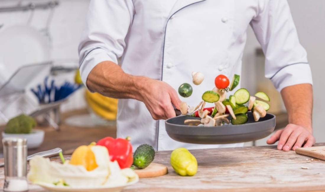 Offerte di lavoro a Tirana, Profession Ndihmes Kuzhinier , , Pagamento 45,000  Leke.