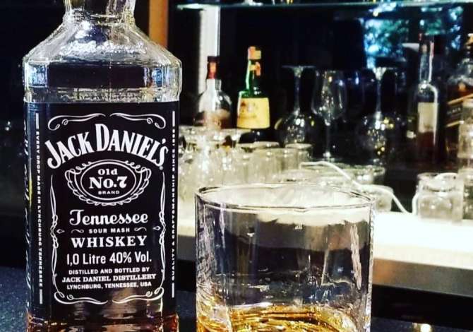 Offerte di lavoro a Tirana, Profession Kamarier , Shisha Boy , Sanitare , , Pagamento Trattabile.