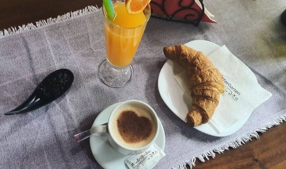 Offerte di lavoro a Tirana, Profession kamarier/e  banakier/e  ndihmes/e kuzhunier , , Pagamento Trattabile.