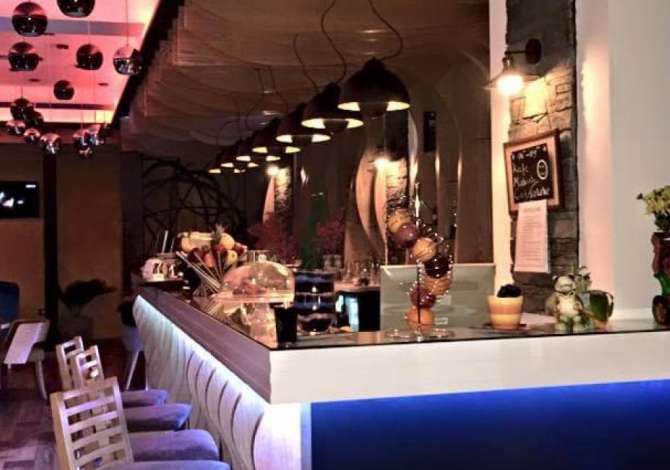 Offerte di lavoro a Tirana, Profession punonjes fast foodi, motorrist, banakier/e, kamarier/e,sanitare , , Pagamento 50,000  Leke.