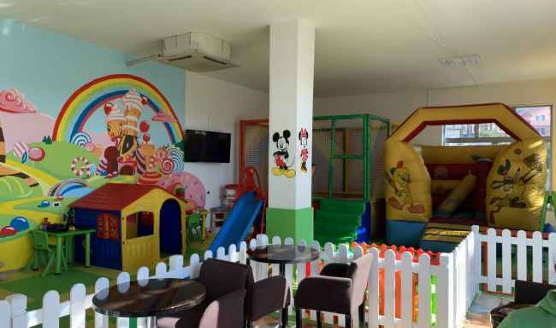 Offerte di lavoro a Tirana, Profession Kujdestare per kendin e lojrave  , , Pagamento Trattabile.