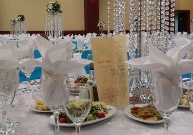 Different articles a Tirana - 5,000 Leke