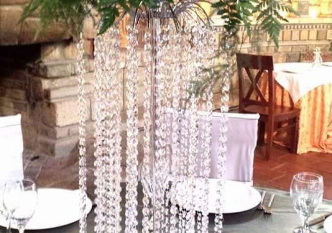 Different articles a Tirana - 5,000 Leke