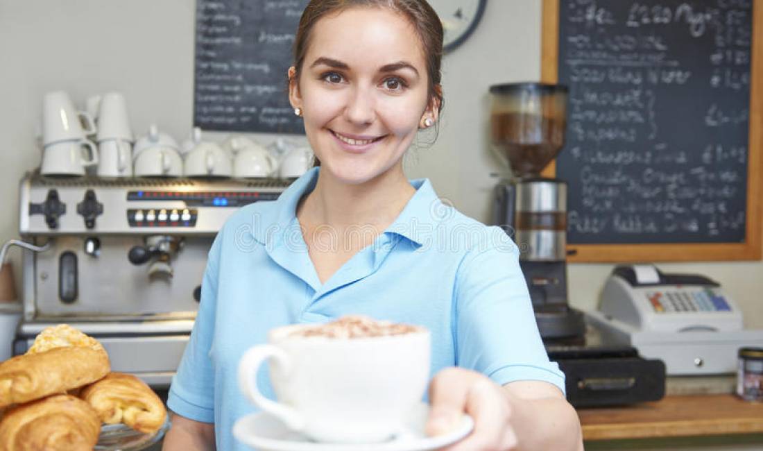 Offerte di lavoro a Tirana, Profession kamarier/e , banakier/e , , Pagamento Trattabile.