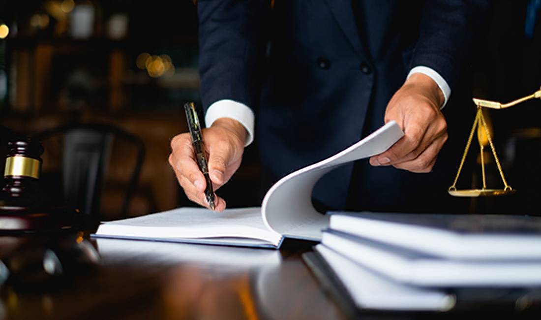 Studio Ligjore, ofron perpilimin e padive dhe kunderpadive, keshillim ligjor per kompanite tregtare. 