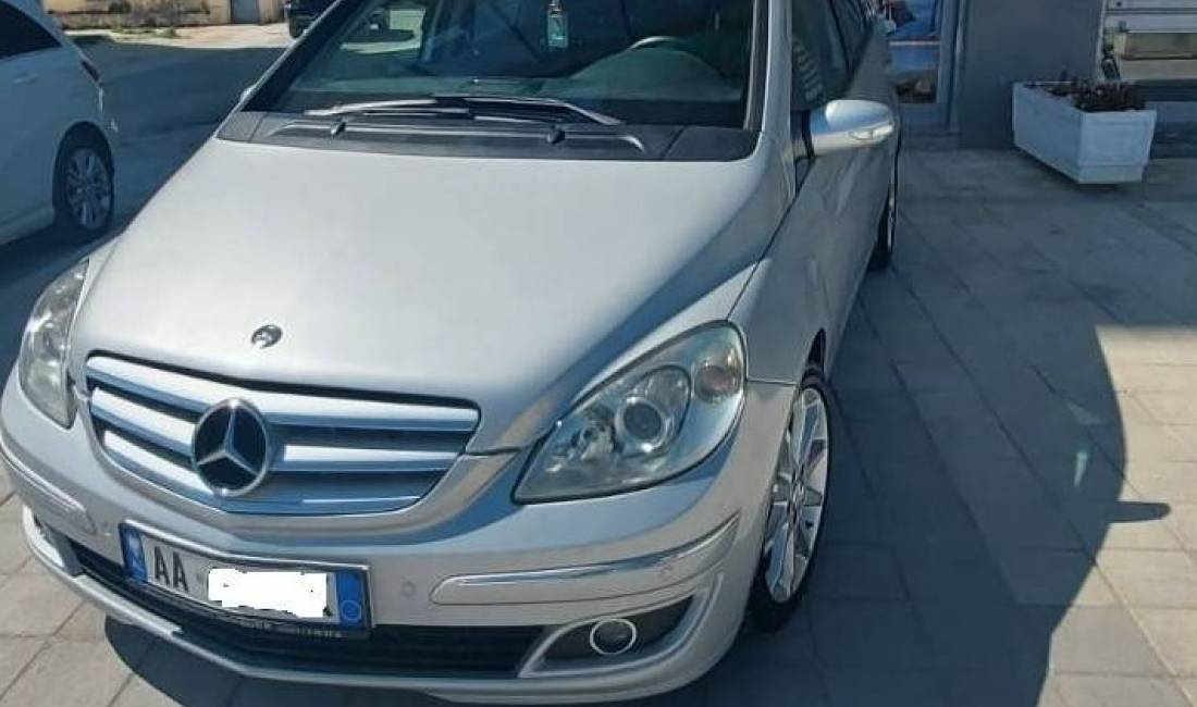 Jepet makina me qera duke filluar nga 44 euro dita.