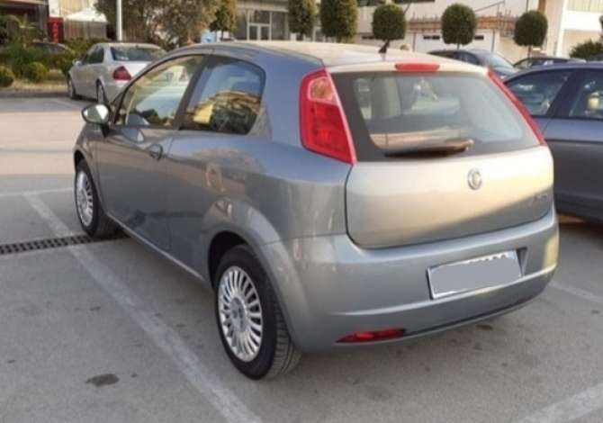 Noleggio Auto a Fier - 33 Euro