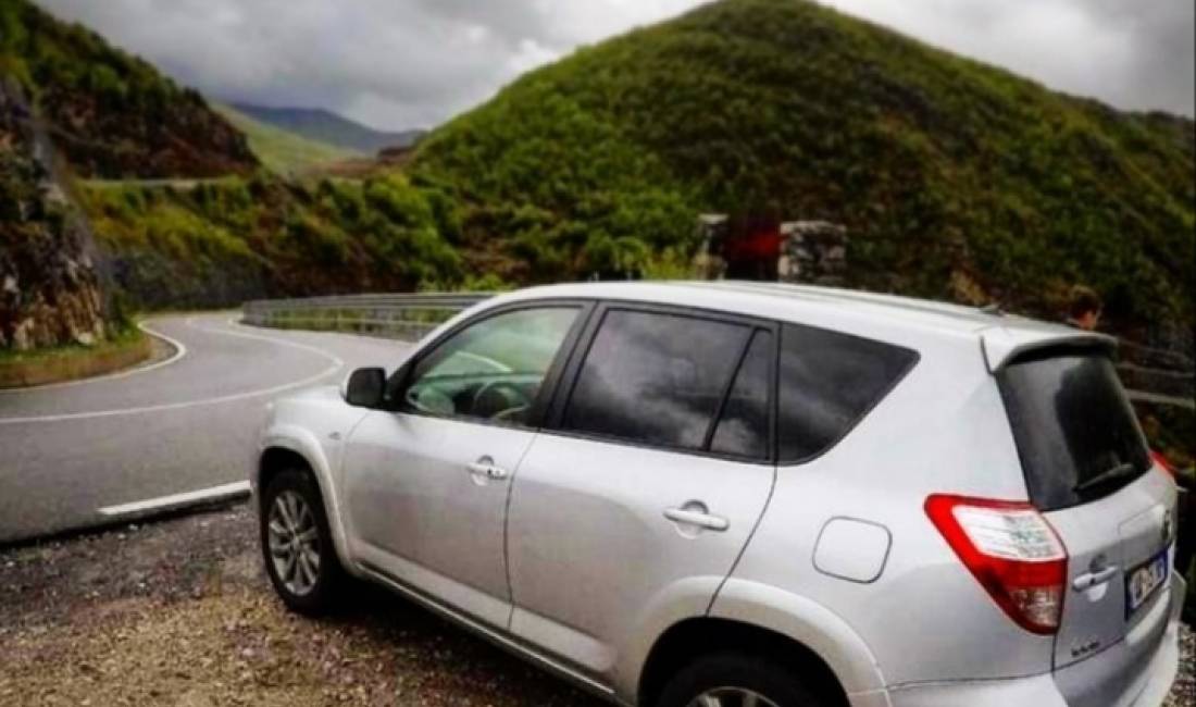 Jepet me qera Toyota Rav 4    