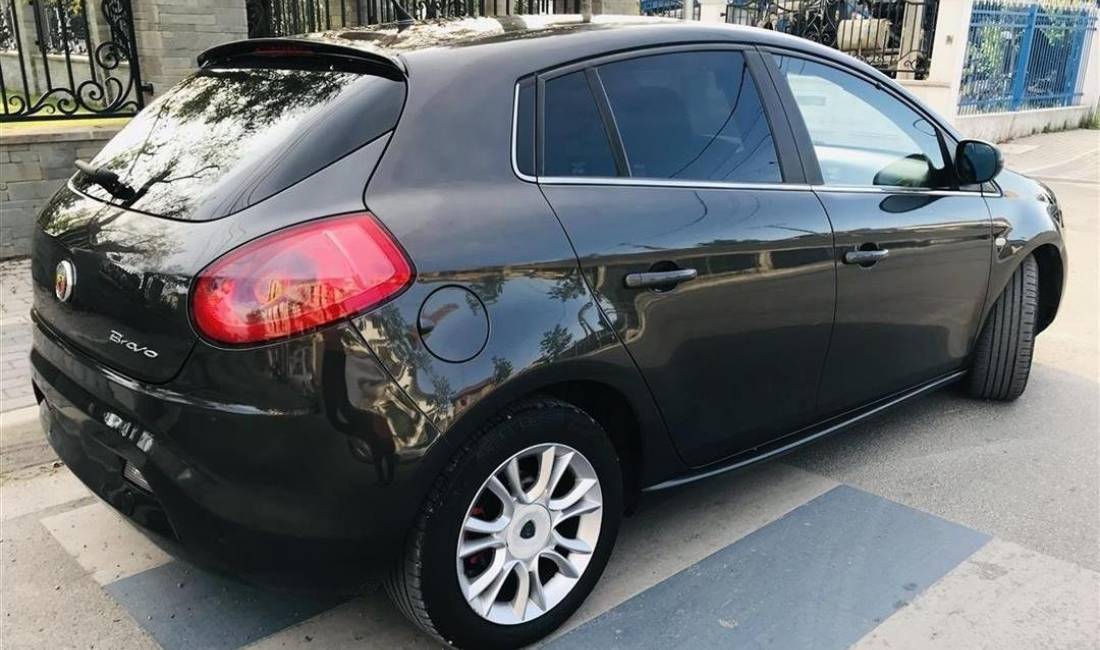 Jepet me qera Fiat Bravo