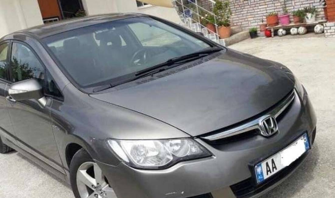  Jepet me qera Honda Yazz  