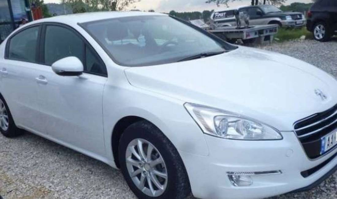  Jepet me qera makina Peugeot 508
