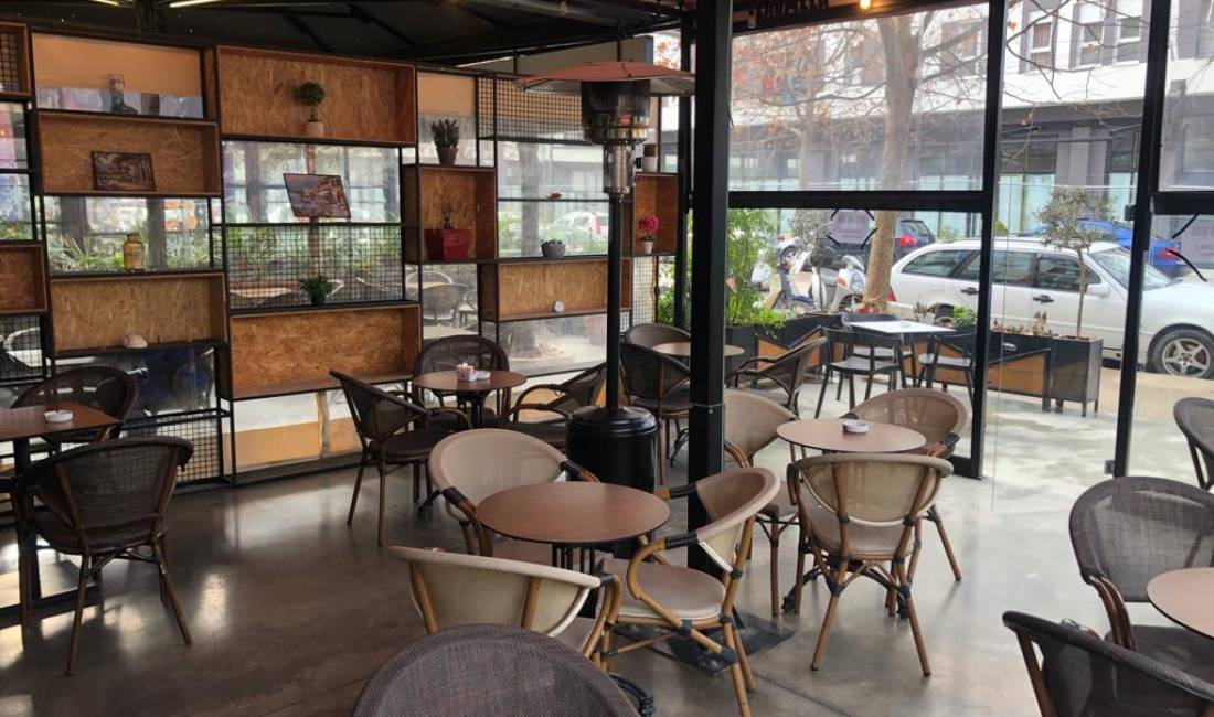 Shitet biznesi ne Rrugen 5 Maj 