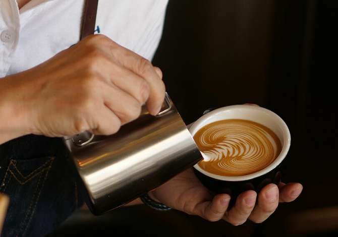 Njoftime Pune per Barist (turn i dyte), Kamarier ne Tirane