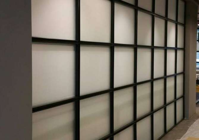 Shoqeri ndertimi e specializuar ne Konstuksionet metalike dhe lyerje me boje puder 