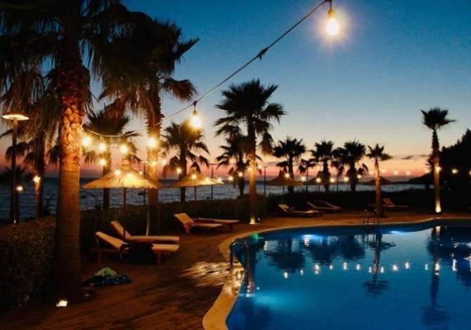 Njoftime Pune per Kuzhunier, Kasiere, Sanitare, Lavanteri ,Recepsionist, Shofer boti ne Himare