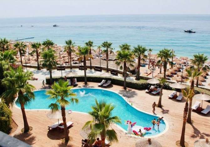 Offerte di lavoro a Himara, Profession Kuzhunier, Kasiere, Sanitare, Lavanteri ,Recepsionist, Shofer boti  , , Pagamento Trattabile.