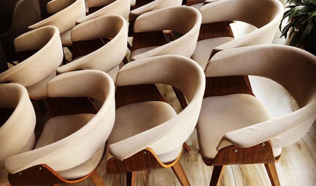 Kompani pastrimi ofron Sherbim Pastrimi Profesional per shtepi, zyra, hotele, xhama, dysheke etj.