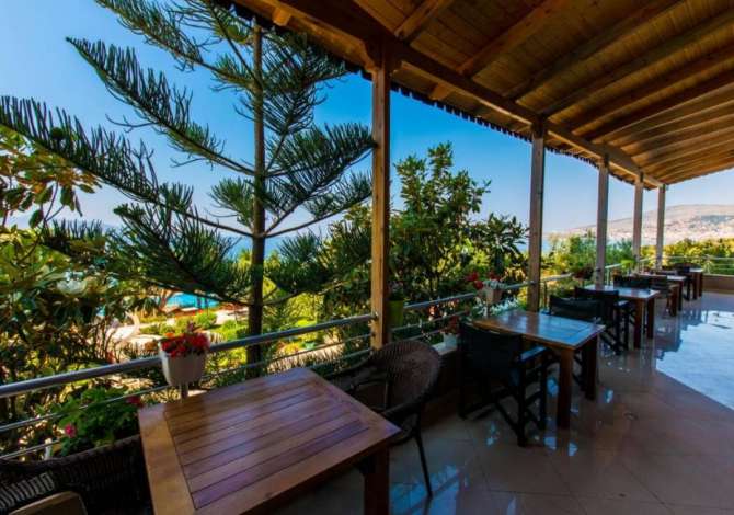 Offerte di lavoro a Santa Quaranta, Profession Kuzhunier, Ndihmes kuzhunier, Kamarier, Ndihmes kamarier, Picajol, Roje, Banakier/e, Mirembajtes , , Pagamento Trattabile.