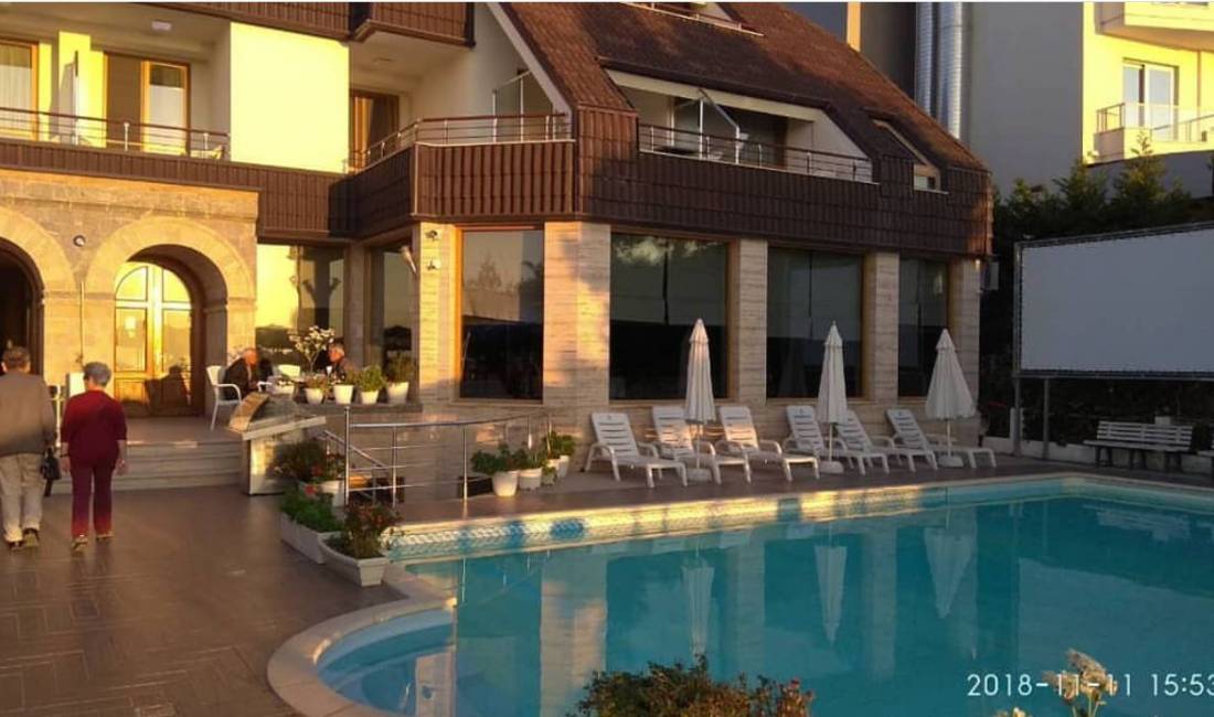 Offerte di lavoro a Durazzo, Profession Kamarier restoranti   -Ndihmes kamarier  -Picajol  -Banakier(barist)   -Lavanteri per ne hotel   -Recepsioniste  -Sanitare  , Con esperienza, Pagamento Trattabile.